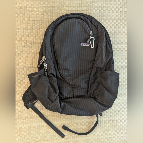 RARE Patagonia Lightwire 25 Laptop Backpack Black - Picture 1 of 8